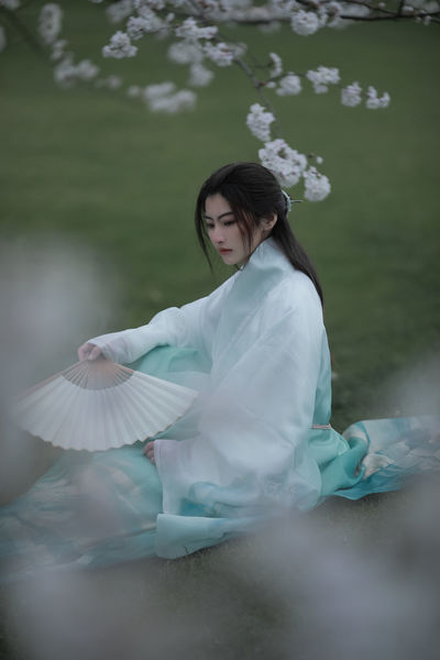 三个rapper玩一个女的
