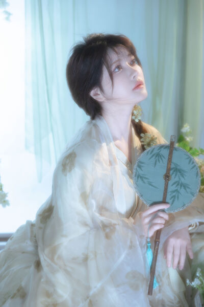 瞒着老公加班的HR