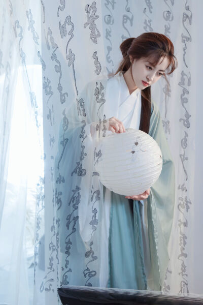 年轻女教师4